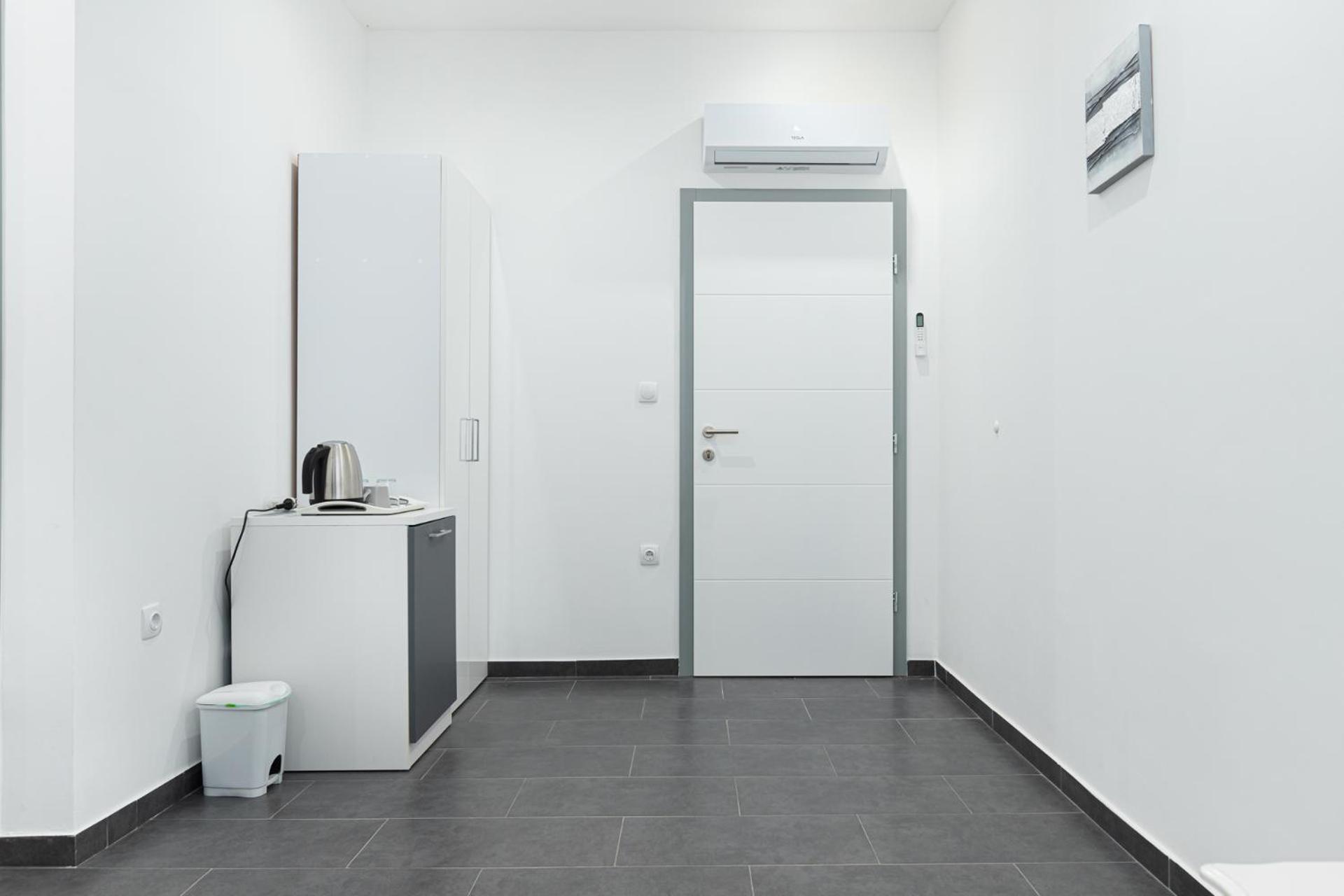 Rooms And Studio Flora โปเรช ภายนอก รูปภาพ