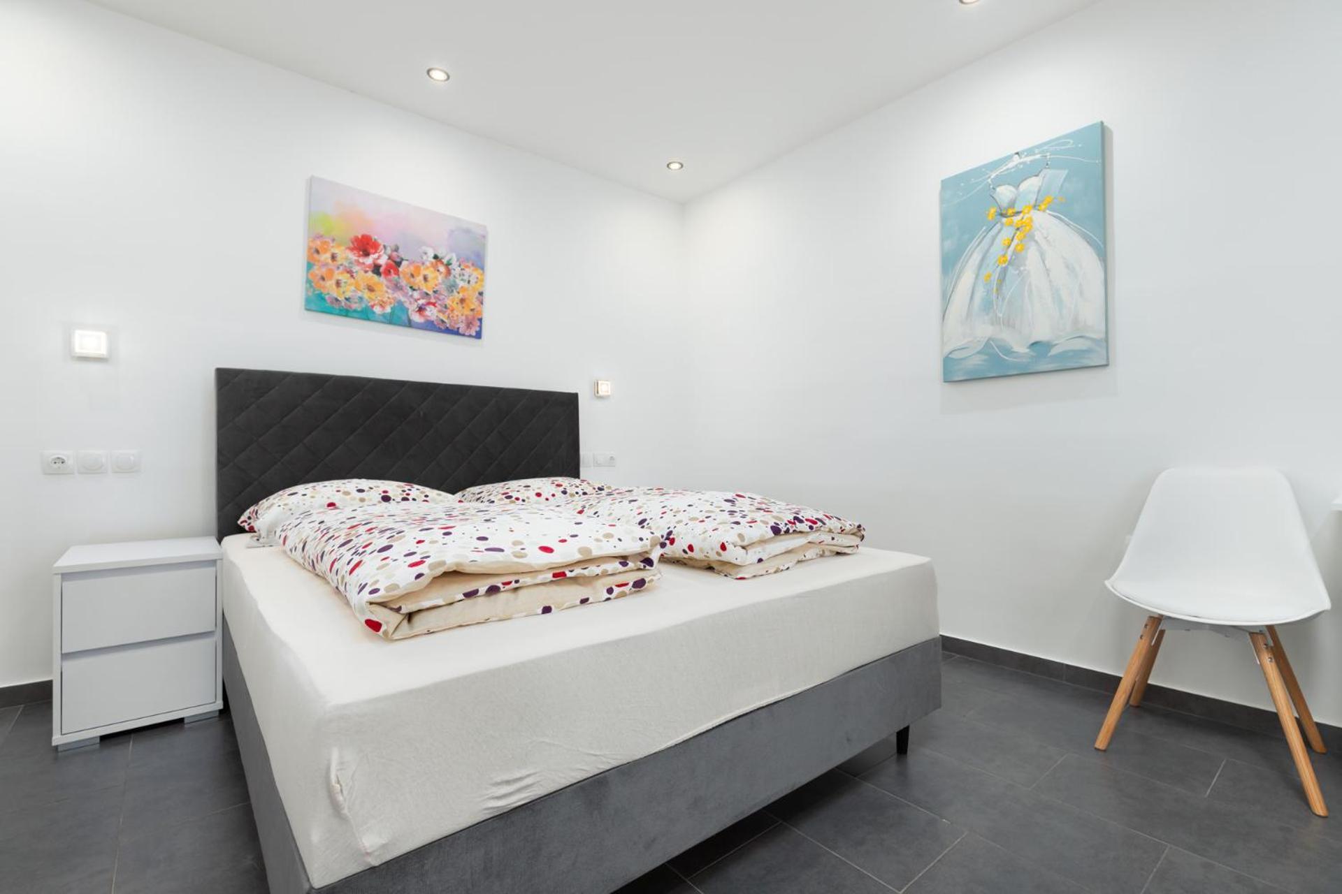 Rooms And Studio Flora โปเรช ภายนอก รูปภาพ