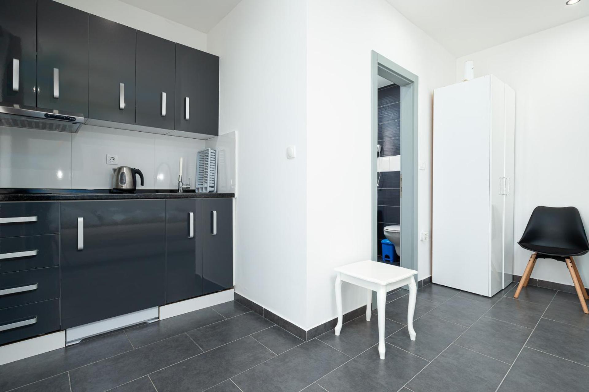 Rooms And Studio Flora โปเรช ภายนอก รูปภาพ